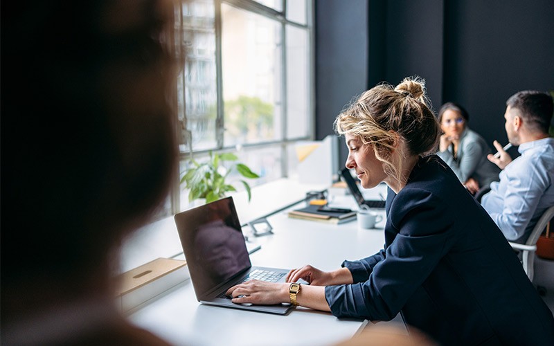 woman-working-laptop-in-office-is-1444536152